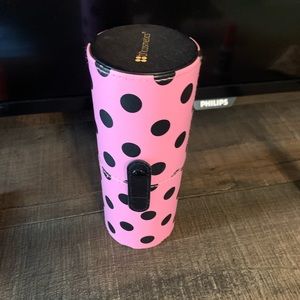 Makeup brush travel holder